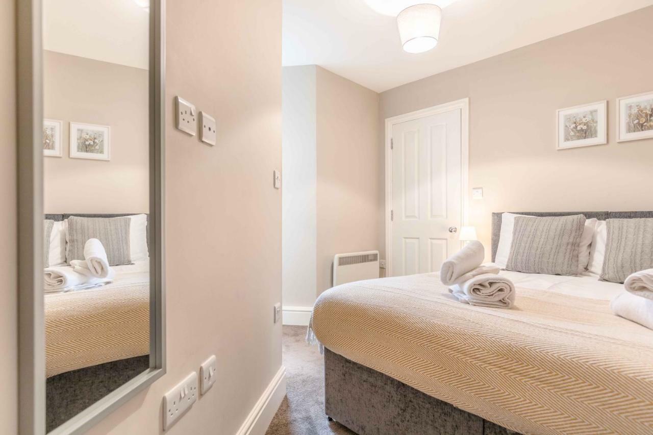Modern Apartment Within Short Walk Of The Castle, High Street And Long Walk - Free Parking Γουίνσδορ Εξωτερικό φωτογραφία