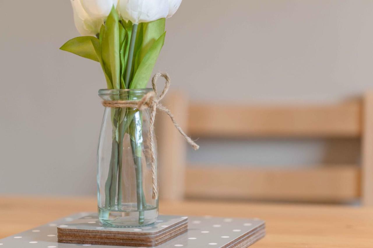 Modern Apartment Within Short Walk Of The Castle, High Street And Long Walk - Free Parking Γουίνσδορ Εξωτερικό φωτογραφία
