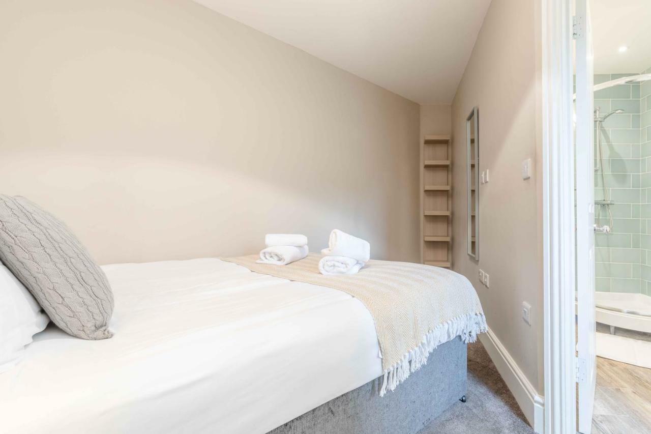 Modern Apartment Within Short Walk Of The Castle, High Street And Long Walk - Free Parking Γουίνσδορ Εξωτερικό φωτογραφία