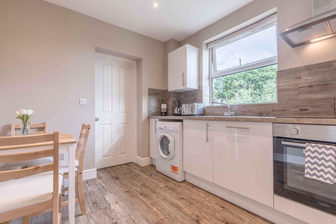 Modern Apartment Within Short Walk Of The Castle, High Street And Long Walk - Free Parking Γουίνσδορ Εξωτερικό φωτογραφία